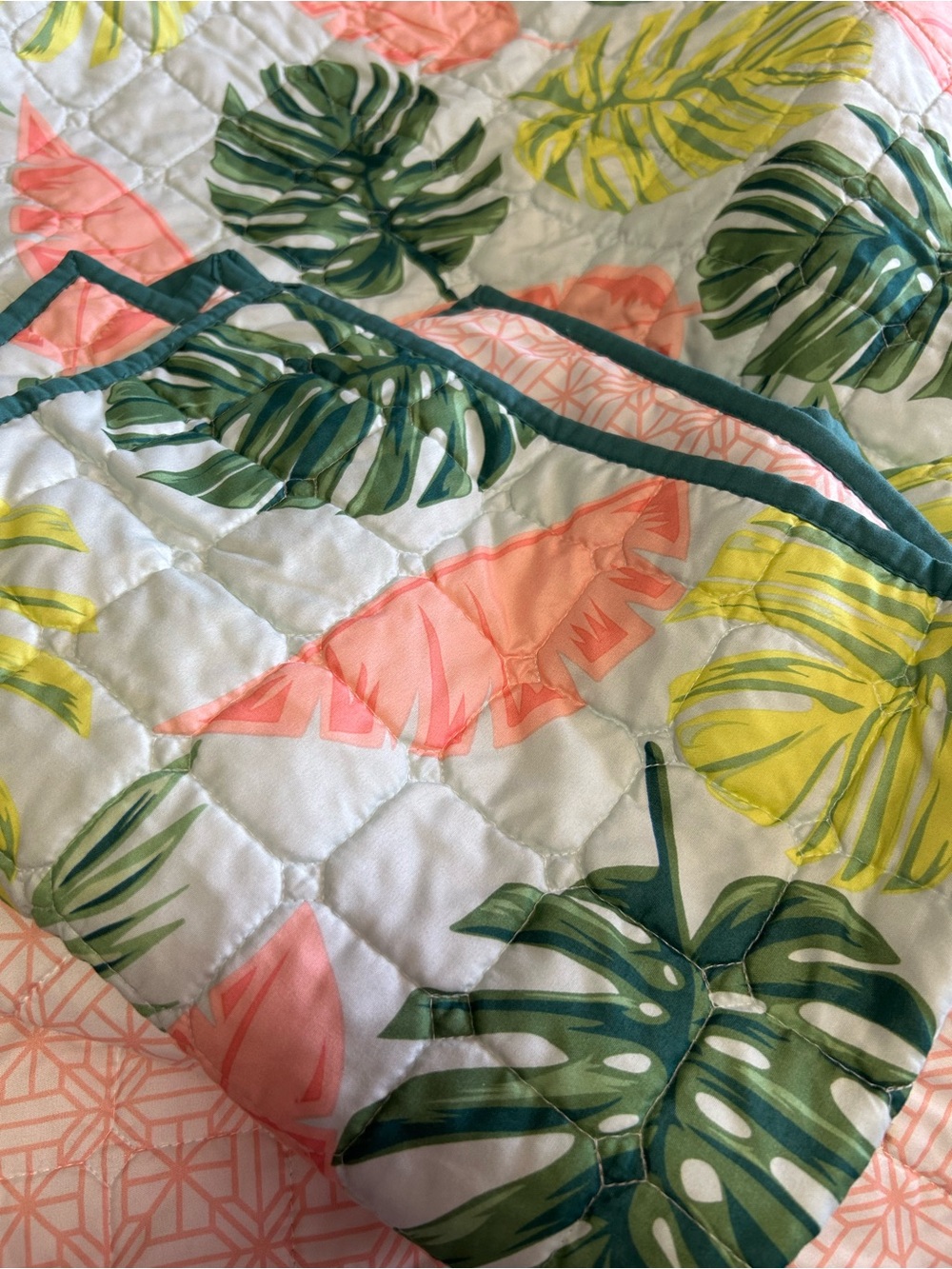 Tropical Leaf Print Quilt & Pillow Sham